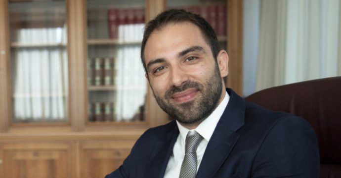 “È giusto dire no a Emiliano. Vuole soltanto i nostri voti”