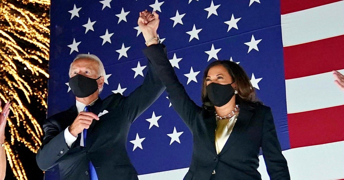 “Supereremo questa stagione di tenebre”. Joe Biden accetta candidatura alla presidenza Usa: guiderà partito verso futuro di cui non farà parte