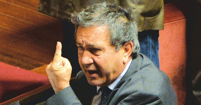 Il massone, i fascisti e i (tanti) soliti noti: candidati alla carica