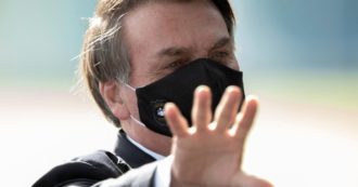 Copertina di “Disastro Bolsonaro, in Brasile pure il popolo della torcida lo rifiuta”