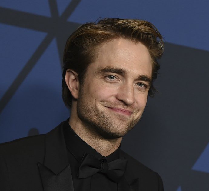 The Batman, Robert Pattinson sarà il nuovo Cavaliere Oscuro. Nel cast anche Zoe Kravitz, Colin Farrell e John Turturro