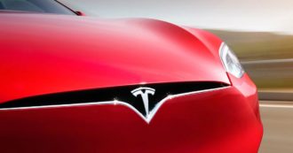 Copertina di Tesla, un 2021 da incorniciare. Ma per i nuovi modelli bisogna aspettare il 2023