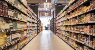 Copertina di “Un cliente del supermercato ha rifiutato di essere servito dall’addetta di colore”: la Cgil denuncia episodio di razzismo a Pistoia