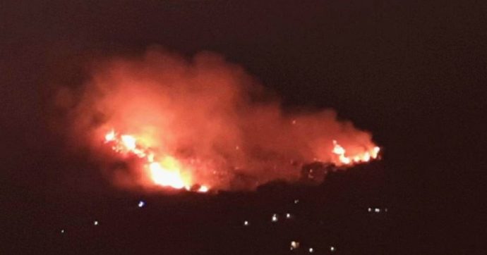 Incendio in Sardegna, evacuate 250 case di due villaggi turistici nel comune di Budoni