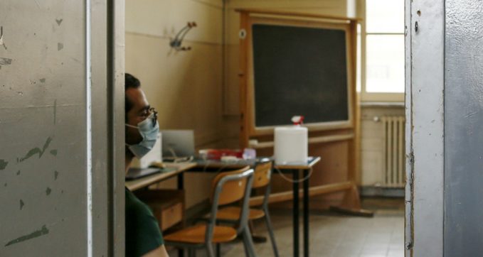 Concorso straordinario insegnanti, cosa succede dopo la sospensione. I sindacati: “Così c’è disparità di trattamento tra candidati”