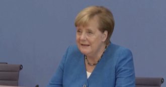 Copertina di Coronavirus, Merkel preoccupata per l’aumento dei contagi: “La lotta sarà più difficile in autunno e in inverno”