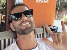 Copertina di Andrea Melchiorre, l’influencer che ha messo sul suo profilo una “sezione covid-19”