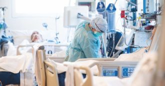 Copertina di Allarme virus “60mila morti” Così il governo corse ai ripari