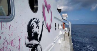 Copertina di L’arte e la storia sono politica: Banksy e la nave per migranti
