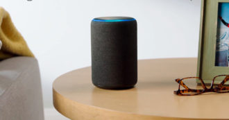 Copertina di Echo Plus, smart speaker con Alexa a metà prezzo su Amazon