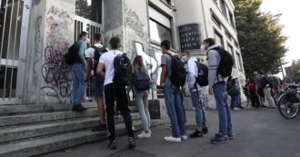 Copertina di Milano, i liceali del Volta contro l’ordinanza lombarda: “La didattica a distanza totale è ingiusta, perché dobbiamo pagare per tutti?”