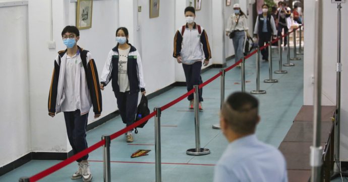 Cina, ecco come Wuhan riapre le scuole: niente mascherine in classe, sconsigliati i trasporti pubblici