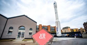 Copertina di Lanciato il razzo Vega: in orbita per la prima volta 53 satelliti. Un segnale per la ripresa della space economy europea
