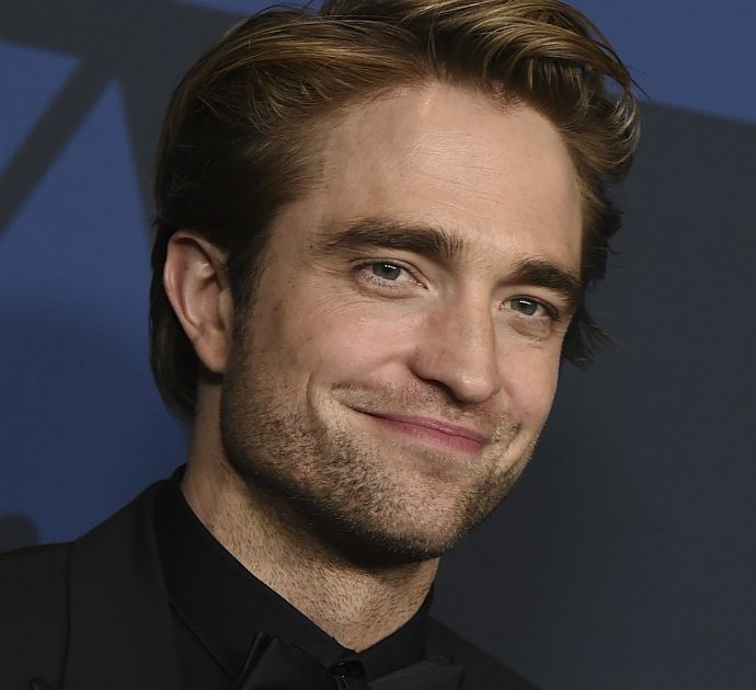 Batman fermato dal Covid: Robert Pattinson positivo, chiuso il set del film in Inghilterra