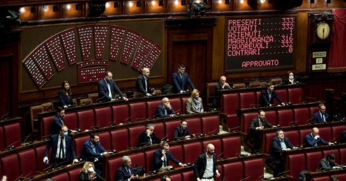 Il Pd del Sì: “Basta fare gli snob con i 5 Stelle”