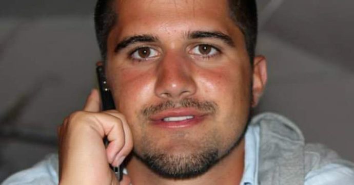 Era nelle proteste a Bibbiano, ora agli arresti per minori