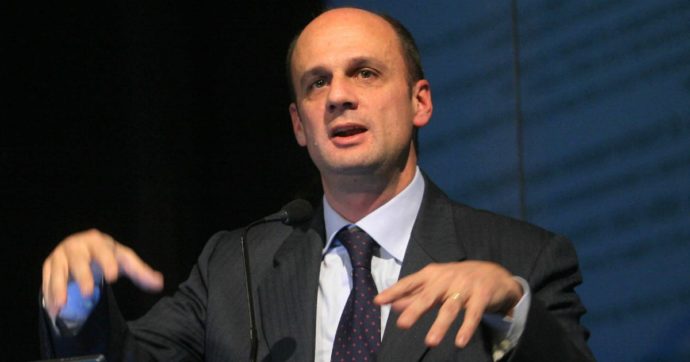 Regionali Veneto, il candidato di centrosinistra Arturo Lorenzoni positivo al Covid: “Chi mi ha incontrato si sottoponga a tampone”