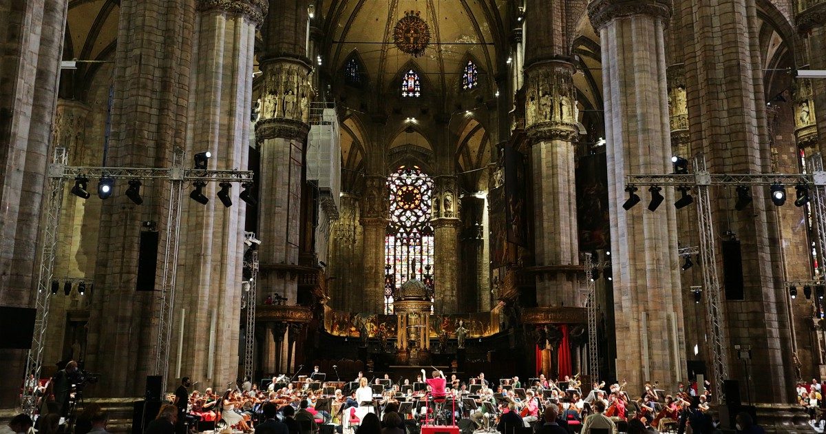 Requiem nel Duomo di Milano: l’omaggio del Teatro Alla Scala per le vittime del Covid. Atteso Mattarella. Dove vederlo in tv o maxischermi