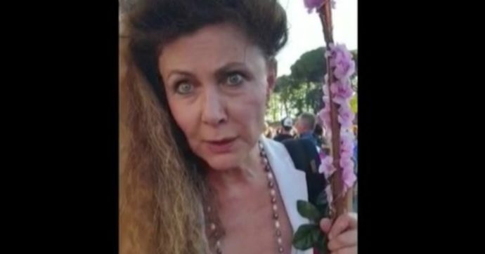 Eleonora Brigliadori: “Sono pronta a morire ma non farò il vaccino: c’è dentro Satana, distruggerà l’umanità”