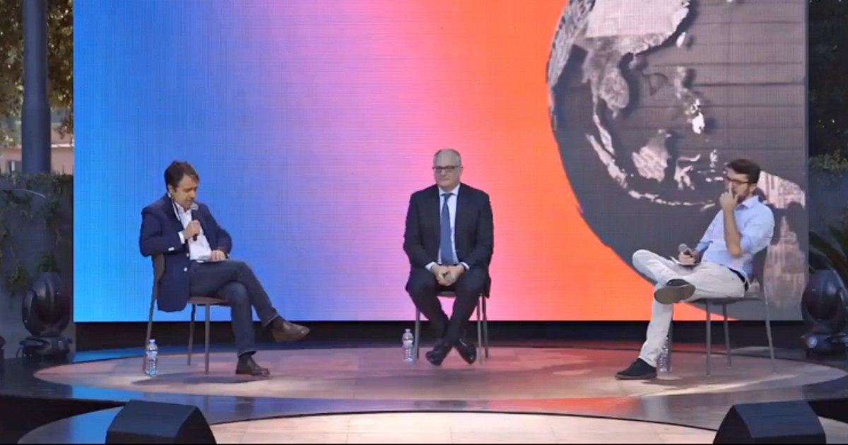 Festa del Fatto, l’intervista a Gualtieri: “Giusti ammortizzatori sociali per tutti, in futuro bonus più selettivi. Ripartire con riforma fiscale”