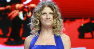 Copertina di “Solo sul set mi sento bene. Ringrazio per aver recitato con Mastroianni e Sordi”