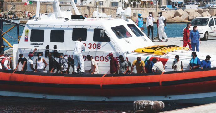 Copertina di Lampedusa, guasti continui sulle navi da e per la Sicilia