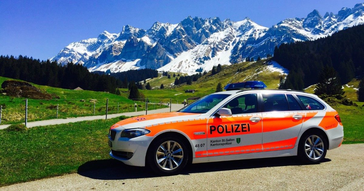 “Sono pirati della strada”: polizia svizzera multa due automobiliste italiane per “gravi infrazioni” del codice