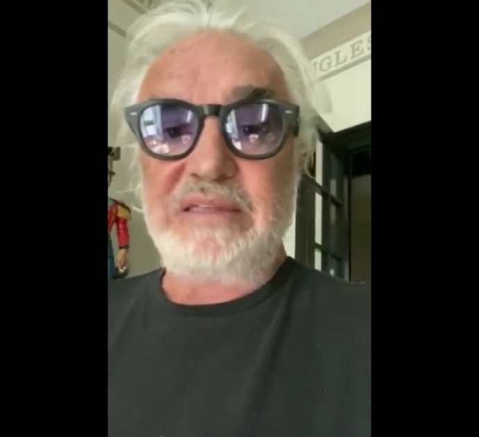 Flavio Briatore torna sui social con un video-messaggio: “Mi vedete…sono in superforma. Pronto per ripartire”