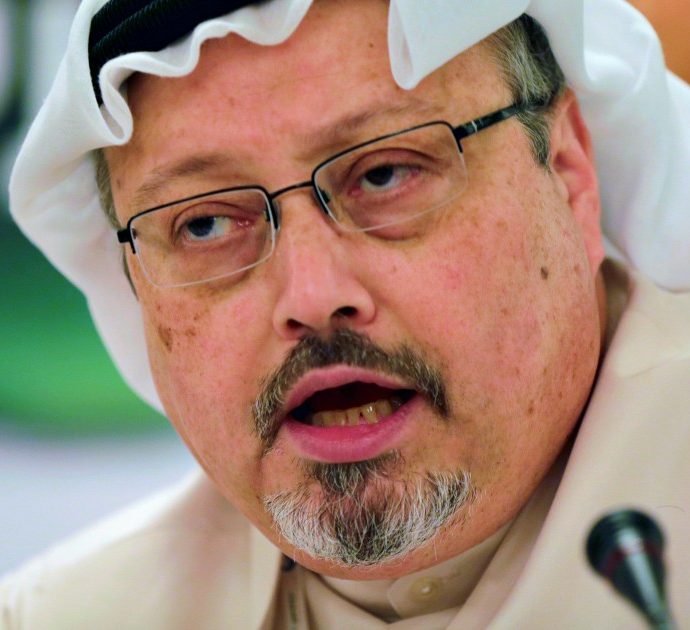 Jamal Khashoggi, Washington Post: “Gli Emirati avevano intercettato il cellulare della moglie grazie al software-spia Pegasus”