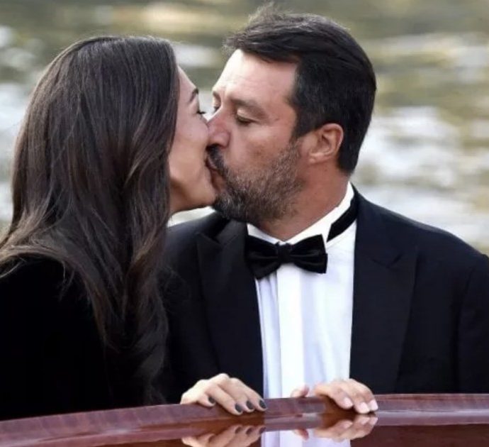 Matteo Salvini e il bacio a Venezia: perché avrebbe dovuto ispirarsi a “Ghost”