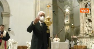 Copertina di Mattarella a Loreto, prima visita la Basilica poi accende la lampada per la Pace: il video