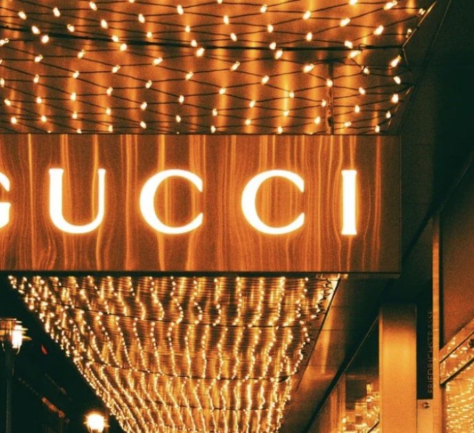 Gucci, i nuovi negozi sempre più esclusivi: “Nulla costerà meno di 40 mila euro”. Il piano di Pinault per il futuro della casa di moda