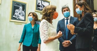 Copertina di Specchio delle mie brame, chi sarà la prima donna al Quirinale? Casellati o Cartabia?