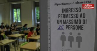 Il rientro a scuola in un liceo di Milano tra mascherine e cambio di abitudini: “Se funzioniamo noi funziona la società”