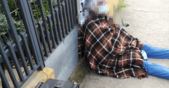 Copertina di Si fa intestare la casa dalla madre e la vende: la donna di 88 anni finisce a dormire in strada