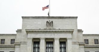 Copertina di Federal Reserve, tassi a zero e continuo sostegno all’economia. Powell: diseguaglianze frenano crescita
