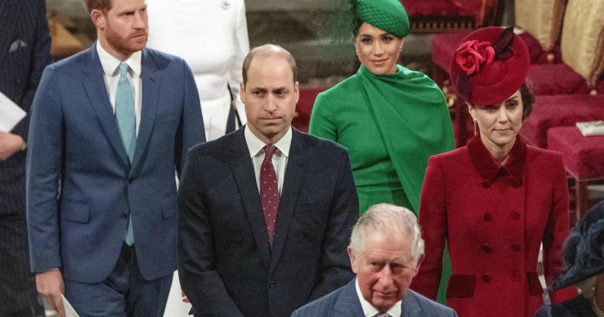 Re Carlo ha deciso di invitare Harry e Meghan alla cerimonia di incoronazione (nonostante il doc di Netflix): ecco cosa ha detto