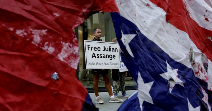Assange come El Chapo: questo lo aspetta negli Usa