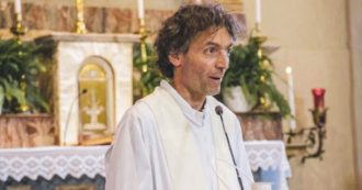 Copertina di “Hanno ucciso don Roberto, la  dolcezza è aiutare ancora”