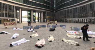 Copertina di “Cacciamoli”. A Milano il flashmob contro Regione e Comune delle Brigate volontarie, che aiutarono i cittadini durante il lockdown