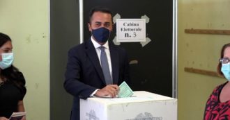 Copertina di Di Maio vota a Pomigliano d’Arco, referendum: “Sono 30 anni che lo aspettiamo”. Poi selfie e in bocca al lupo al candidato sindaco M5S