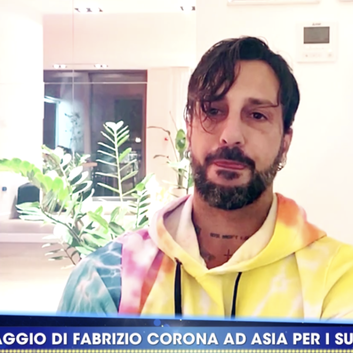 Live non è la D’Urso, Asia Argento su Fabrizio Corona: “Non copulavo da tanto”. Lui risponde con un video