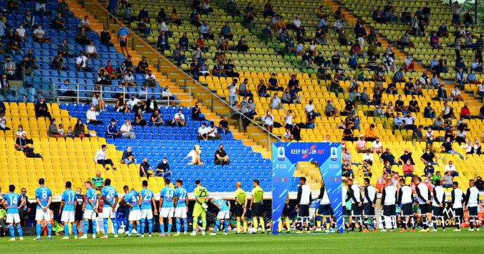 Stadi aperti per pochi: il piacere ritrovato di una Serie A (quasi) vera, ma contro la legge