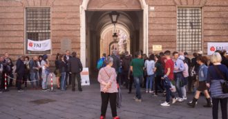 Copertina di Cercasi guide culturali gratis, la rivolta social contro il Fai