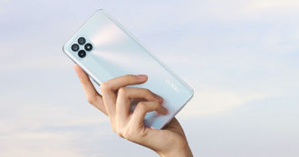 Copertina di OPPO Reno4 SE 5G, ufficiale il nuovo smartphone di fascia medio-alta