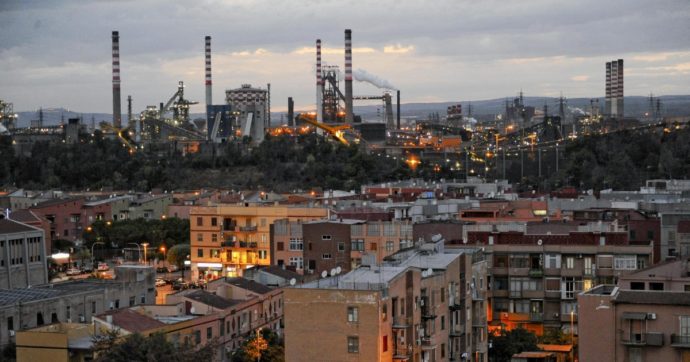 Ex Ilva, il Consiglio di Stato dà ragione ad ArcelorMittal: area a caldo di Taranto per ora non deve essere fermata, produzione può proseguire
