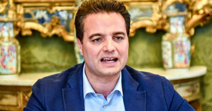 Elezioni 2020, il forzista Altitonante imputato con Caianiello&co eletto sindaco in Abruzzo: “Mi dividerò, regalo al mio paese”