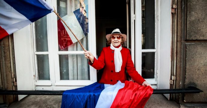 Parigi ora è “Zona scarlatta”. Gli ospedali sono di nuovo saturi
