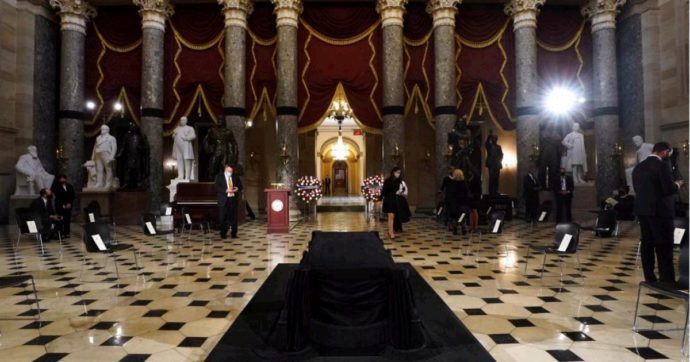 Ruth Bader Ginsburg, camera ardente a Capitol Hill: è la prima volta per una donna
