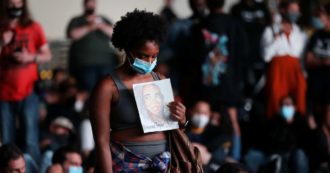 Copertina di Caso Taylor, scontri e feriti mentre Trump mina le elezioni